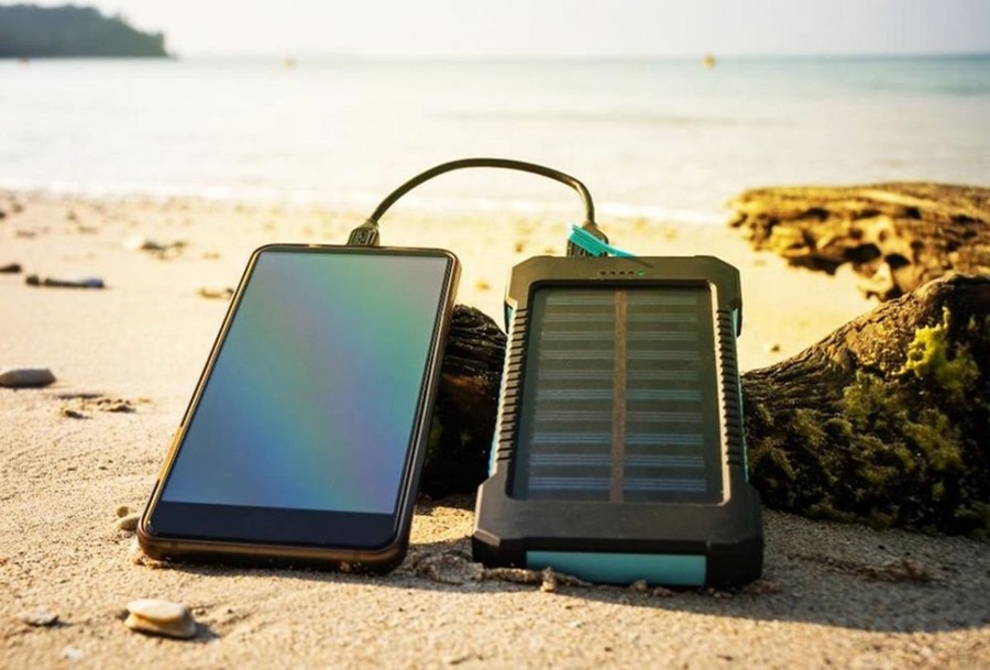 Cmo funciona un cargador solar para dispositivos mviles
