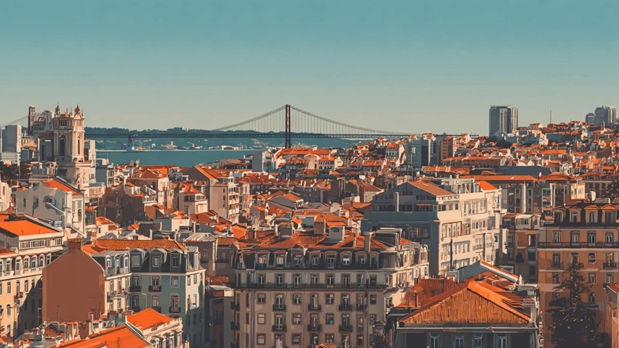 2025 Real Estate Cost Portugal vs Spain : Which Market Offers Better Investment Value?