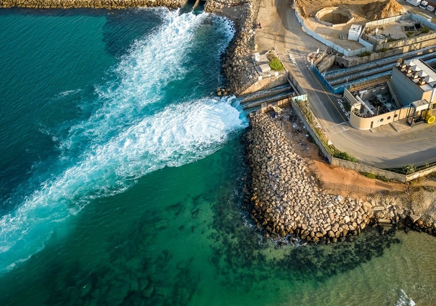 Cmo se hace para desalar el agua de mar?