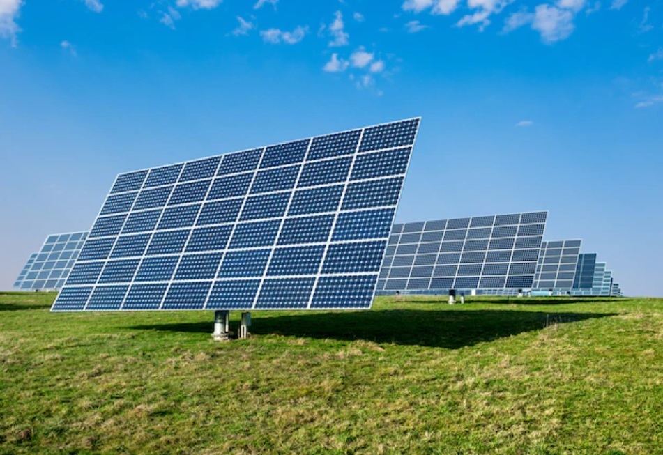 Transicin Energtica en Accin: La Energa Solar desplaza a la Elica y Nuclear en la Generacin de Verano en Espaa
