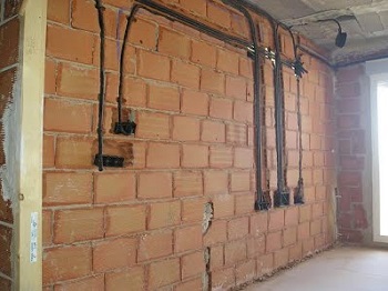 Instalacin de tubos empotrados en la pared