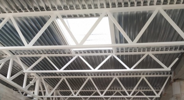 Ejemplo de aplicacin de pintura ignfuga sobre estructura metlica