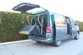 Instalacin de una plataforma elevadora en vehculo para el acceso de silla de ruedas